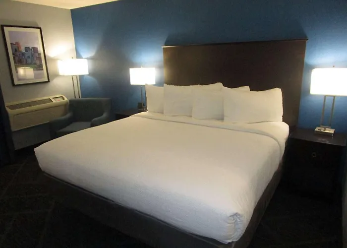 Western Edina - Minneapolis 3*