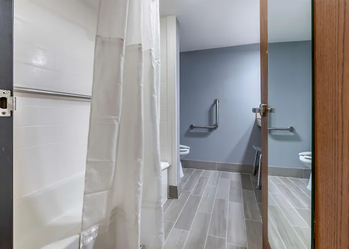 Western Edina - Minneapolis 3*